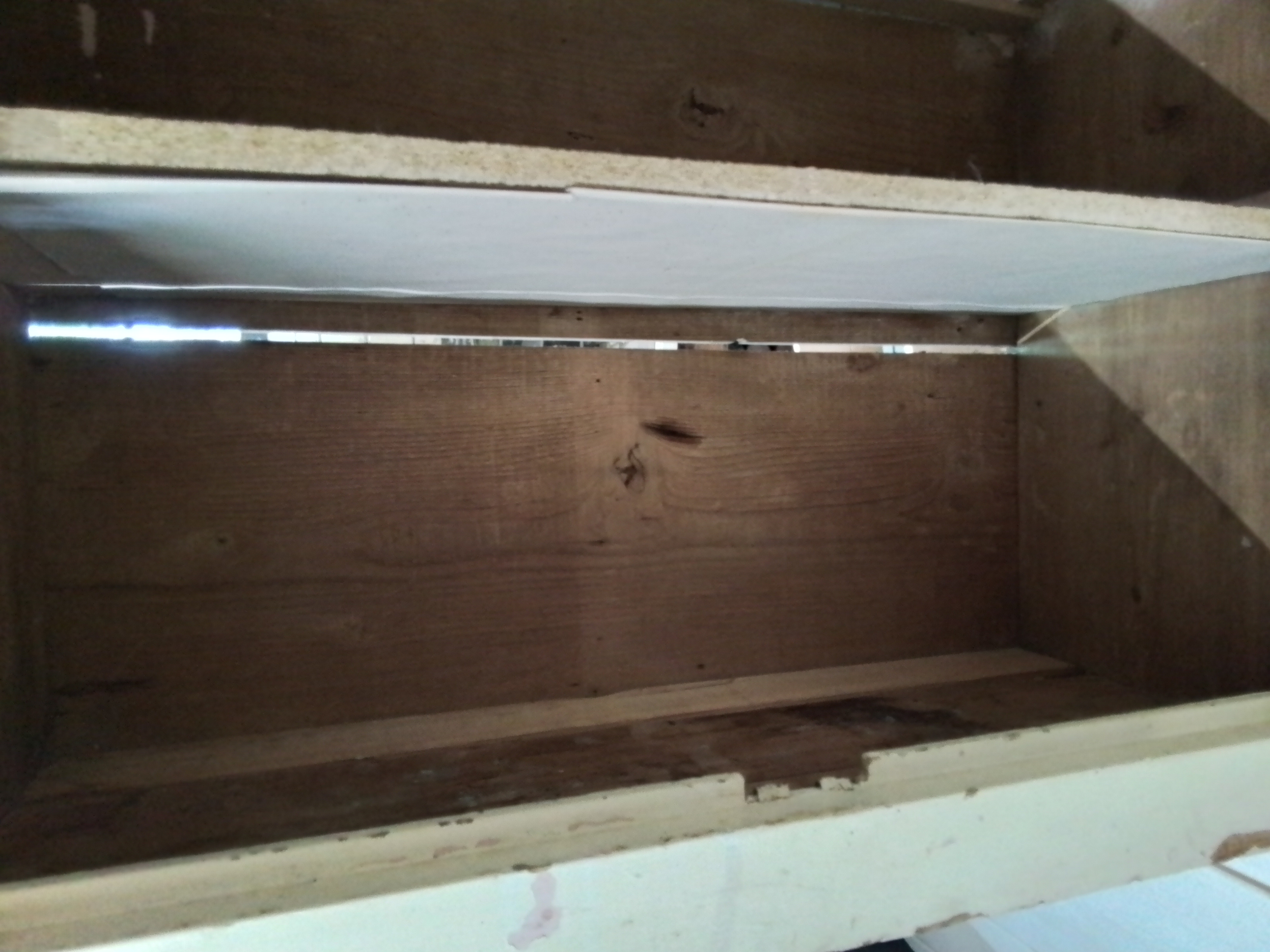 Witte brocante kast
