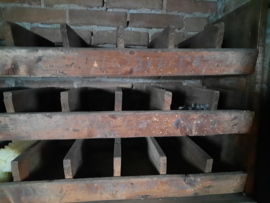 Houten vakkenkast