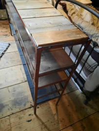 Stoere ijzeren sidetable