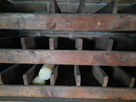 Houten vakkenkast