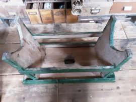 Oud groen houten bankje
