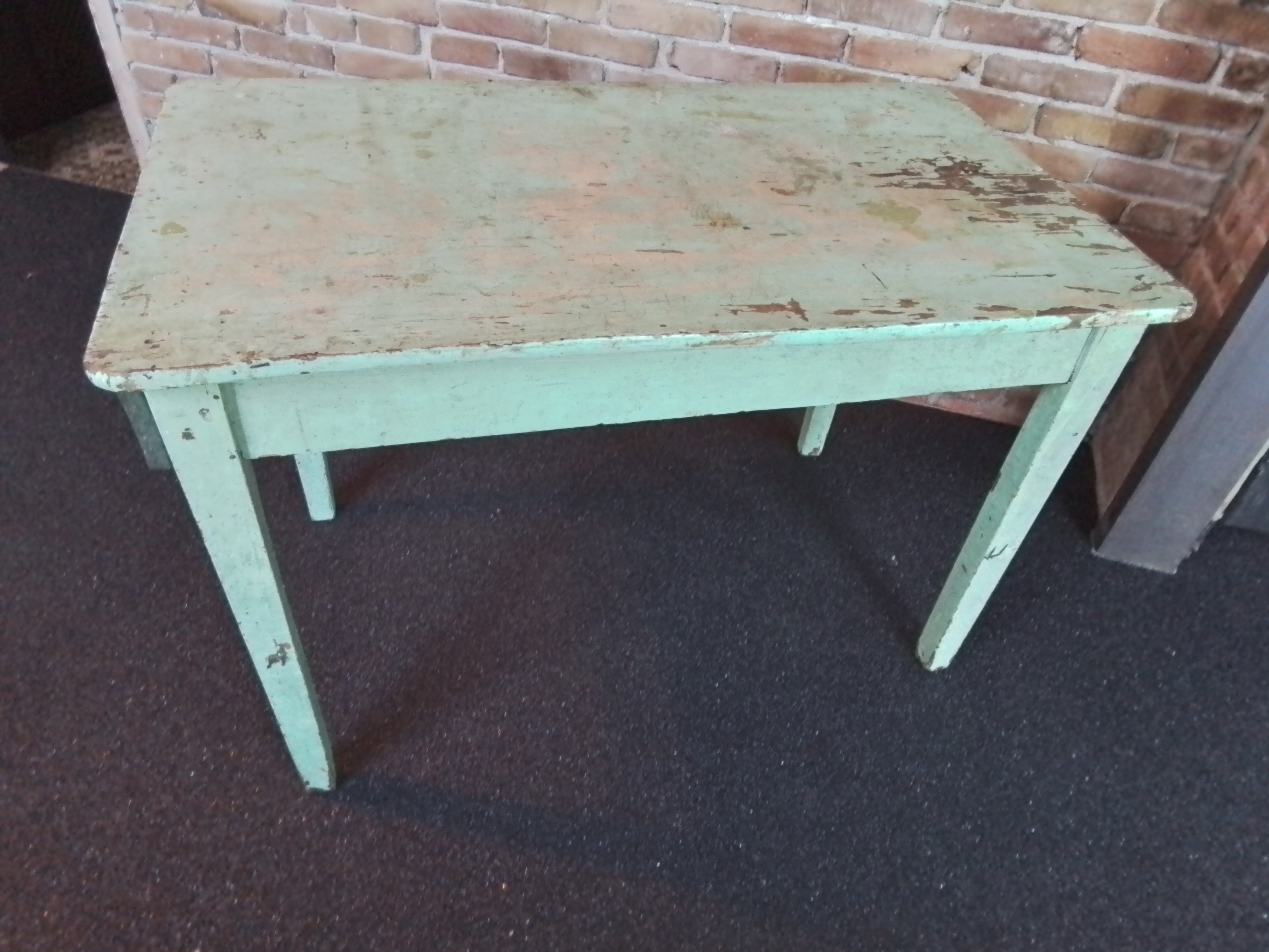 Oude groene eetkamertafel