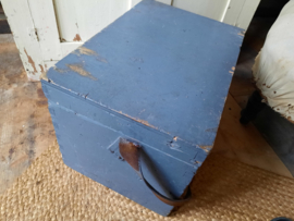 Oude houten opbergkist.