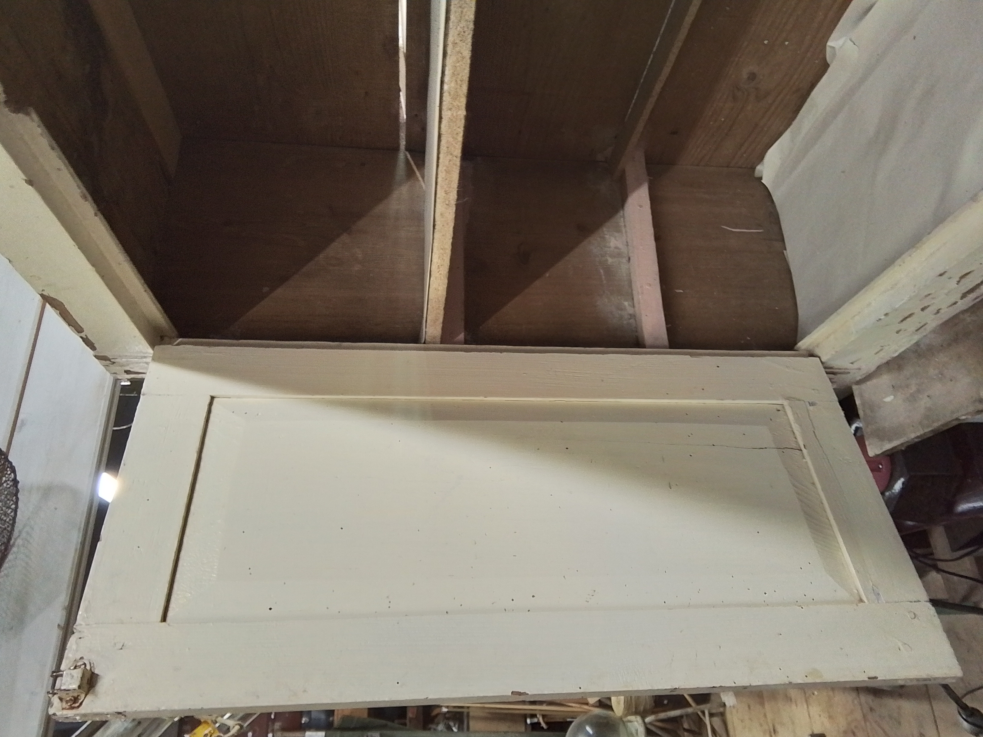 Witte brocante kast