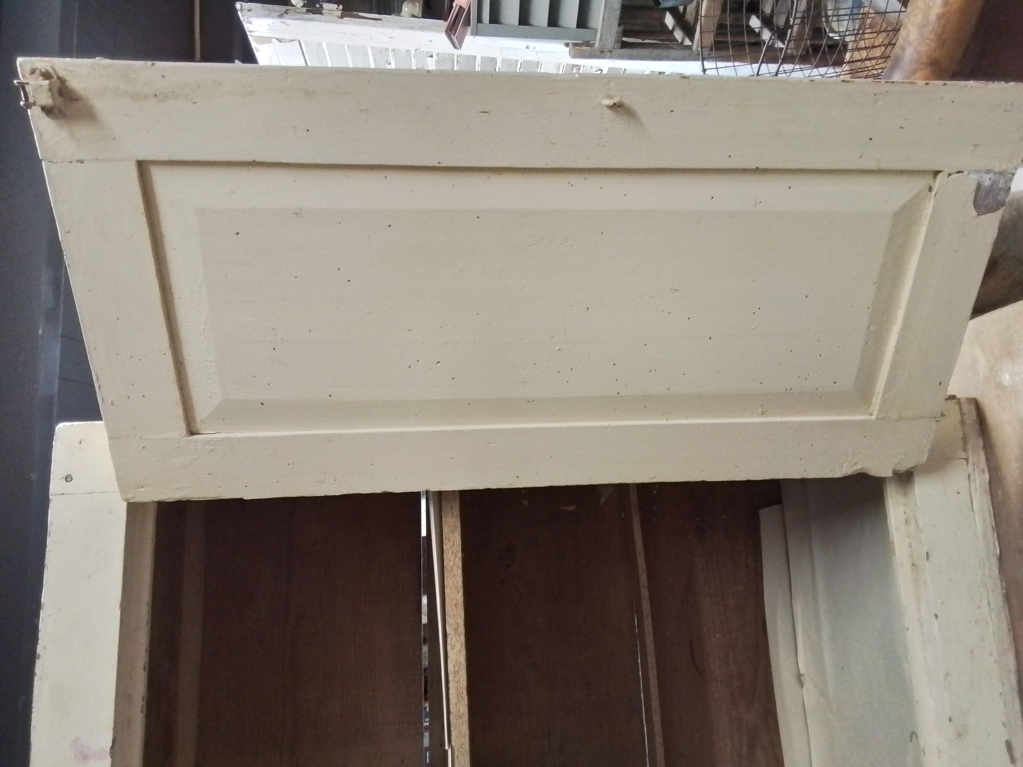 Witte brocante kast