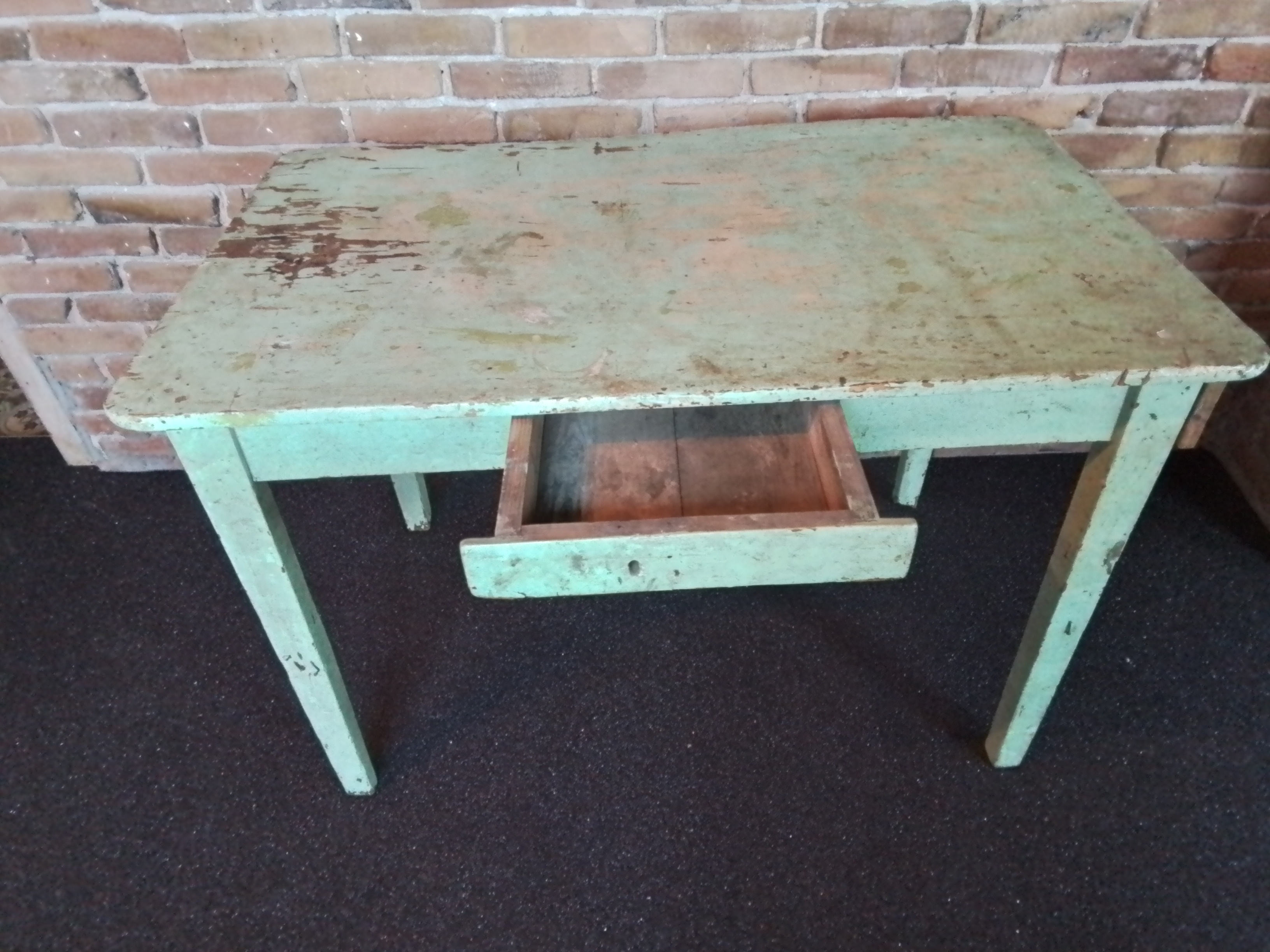 Oude groene eetkamertafel