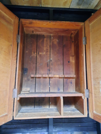 Houten wandkastje
