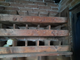Houten vakkenkast