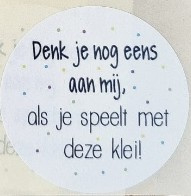 Denk je nog eens aan mij, als je speelt met deze klei