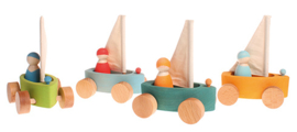 Grimms 4 verrijdbare zeilboten met poppetjes