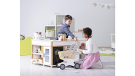 Uitgebreide winkel met toonbank