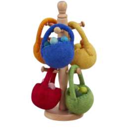 Vilten ballen  100 stuks / vilten tassen 5 stuks