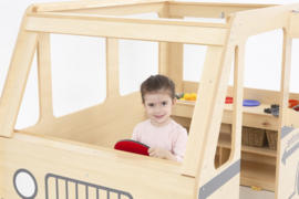 Houten camper met luifel