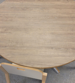 # Peutertafel rond delano oak hpl