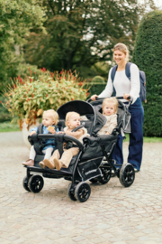 # Quadruple, 4-persoons kinderwagen incl. regenhoes en zonnekappen