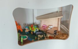 # Organisch gevormde Thema-kijkkast, decor wit