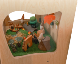 # Organisch gevormde Thema-kijkkast, decor berken