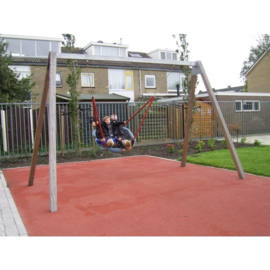 Hardhouten schommelframe met vogelnestschommel