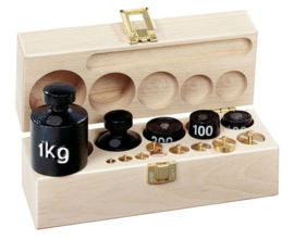 Gewichtenset L in houten kist met deksel