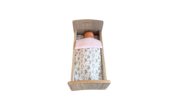 # Poppenbedje compleet met dekbed en kussen