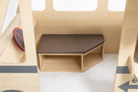 Houten camper met luifel