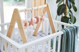 Houten babygym Moon pale pink