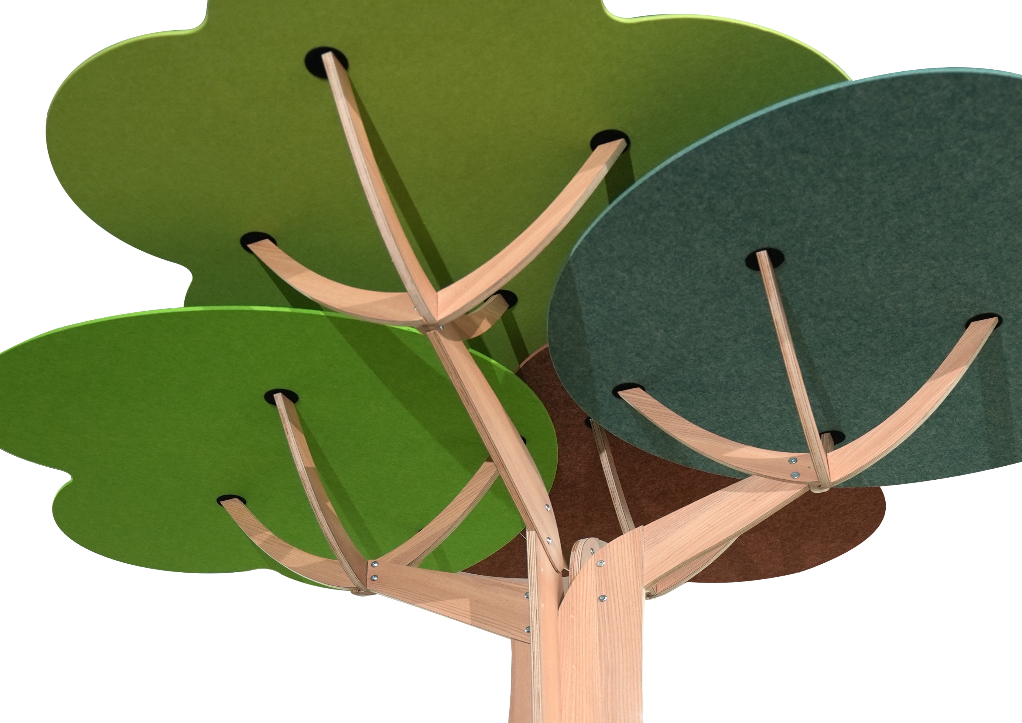 Tafel met boom en akoestische bladeren