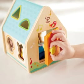 Houten vormenstoof dierenhuis