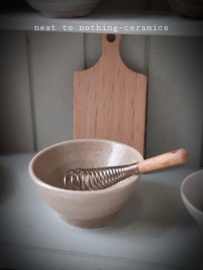 ecru mixing bowl gff#29