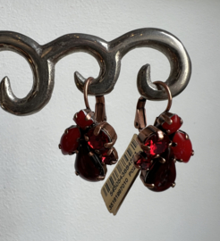 Oorhangers rood, Afternoon tea, Konplott