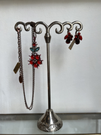 Oorhangers rood, Afternoon tea, Konplott