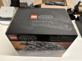 Star Wars Millennium Falcon LEGO 75192 Ultimate Collector Series 1st Edition Signed (NIEUW)