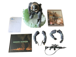 Call Of Duty Modern Warfare 2 Veteran Package (Signed By Robert Bowling) (PS3) (TWEEDEHANDS)