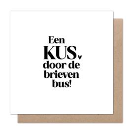 Dubbele kaart | Een kus door de brievenbus