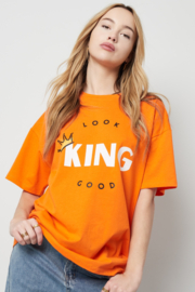 T-shirt looking good 🧡