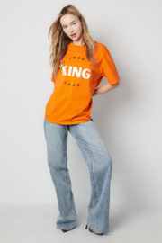 T-shirt looking good 🧡