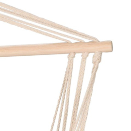 Hangstoel met armleuning van hout ➤ Creme