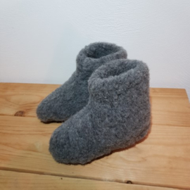 Sloffen van 100% geschoren Schapenwol met antislipzool ☆ mt 30 tm 35