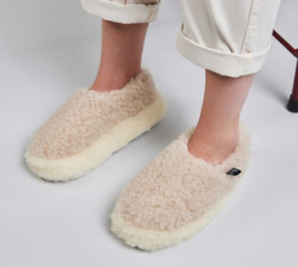 Wollen slof Nordic | Crème met een vleug roze | gemaakt van 100% Schapenwol