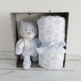 Knuffelbeertje blauw met heerlijk zacht dekentje in cadeaudoos