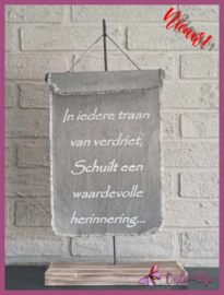 Linnen doek met tekst op staander € 15,99