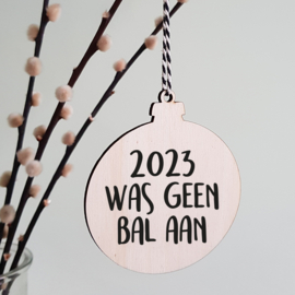 Kerstbal hout | Geen bal aan