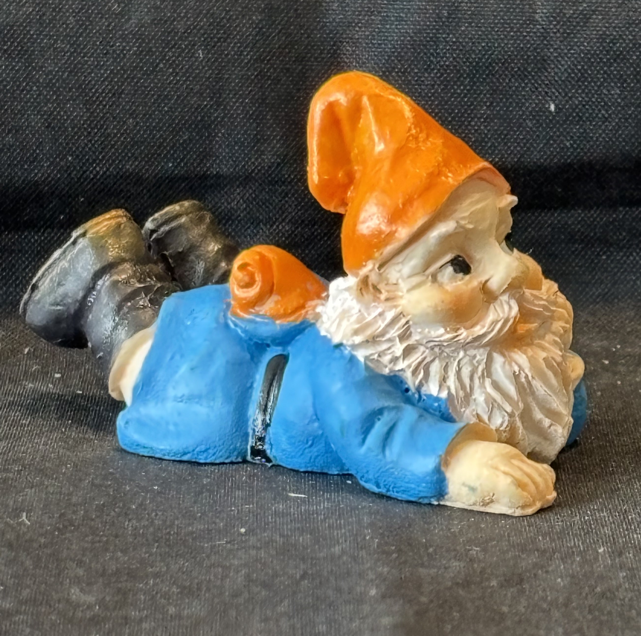Buikliggende kabouter