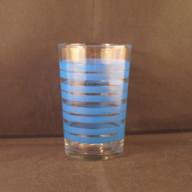 Limonade glazen met blauwe strepen