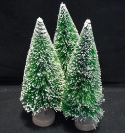 Besneeuwde dennenbomen, licht groen, 3 stuks