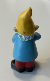 Kabouter met puntoren en gieter