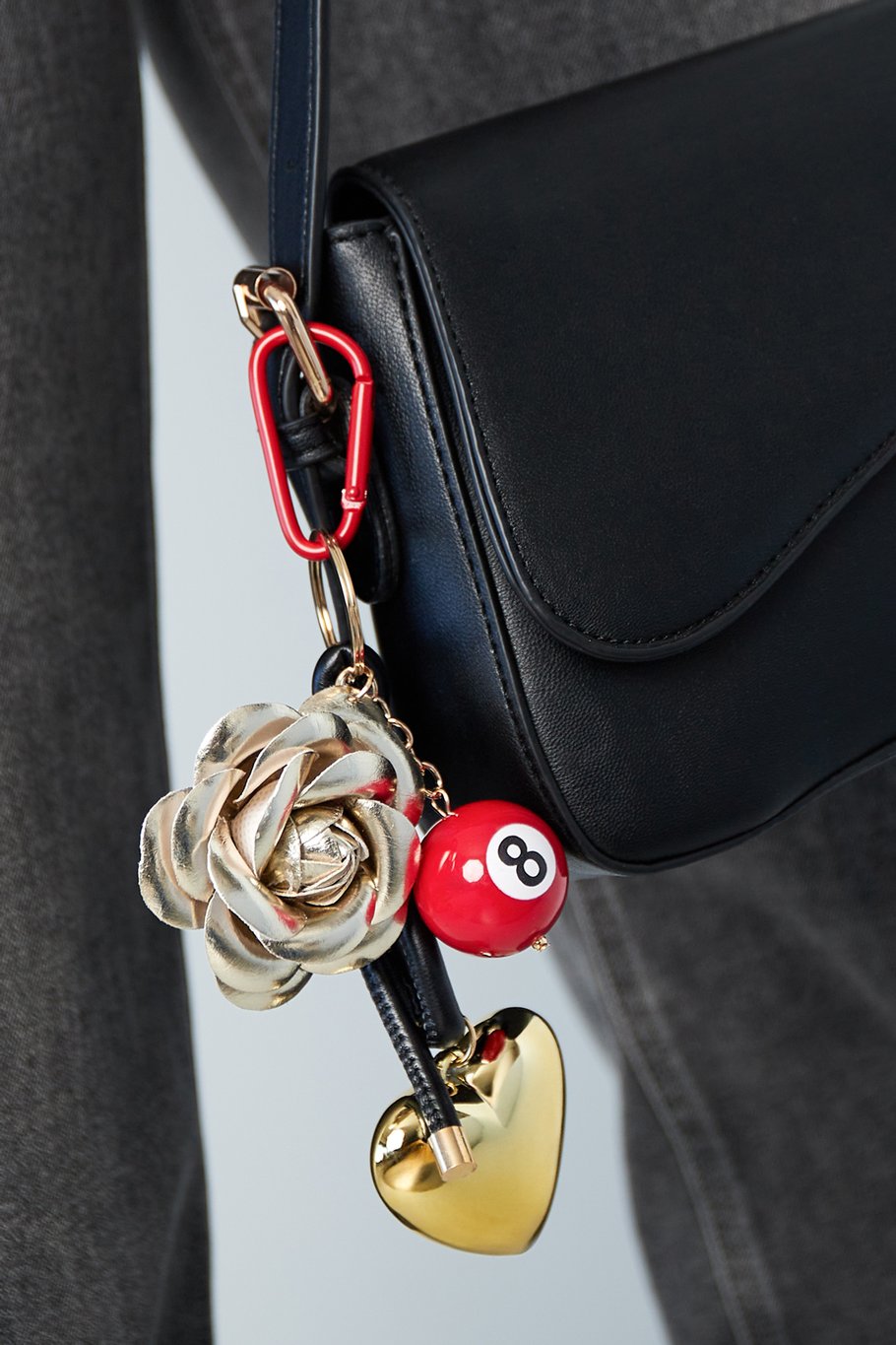 BAG CHARM MET BILJARTBAL