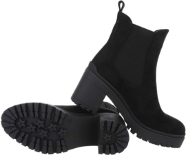 Booties - enkellaarzen - grove zool - zwart suedine - korte laarzen - bikerboots