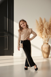 Zwarte meisjes broek met hartjes – trendy en comfortabele broek