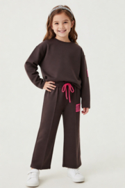 Bruine meisjes comfy set – warme en stijlvolle outfit